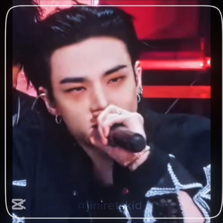 A moment captured by Hyunjin (Stray Kids)'s fan