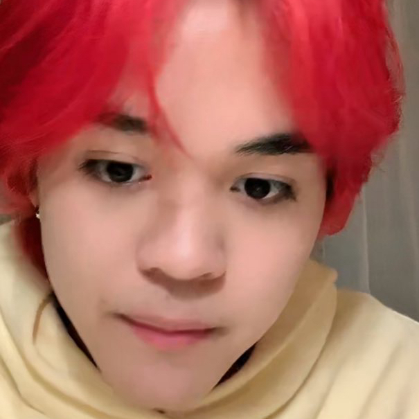 A moment captured by THI-O (NexT1DE)'s fan