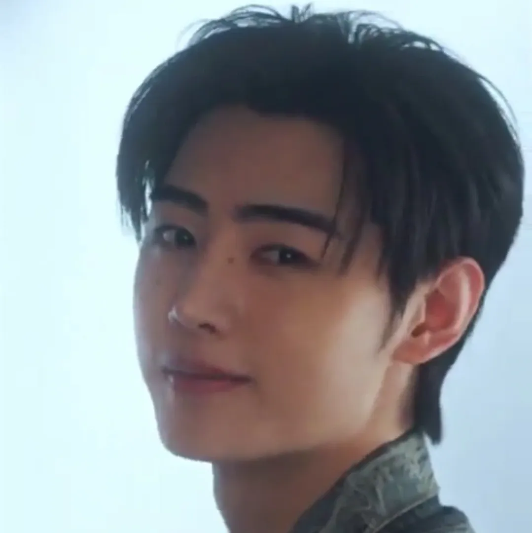 Momen yang diabadikan oleh penggemar Sunghoon (ENHYPEN)