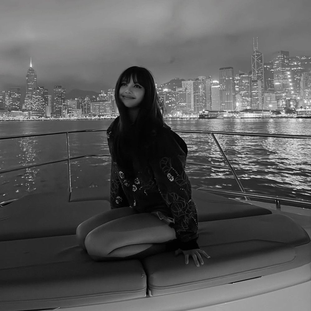 리사 (BLACKPINK)의 비하인드 컷