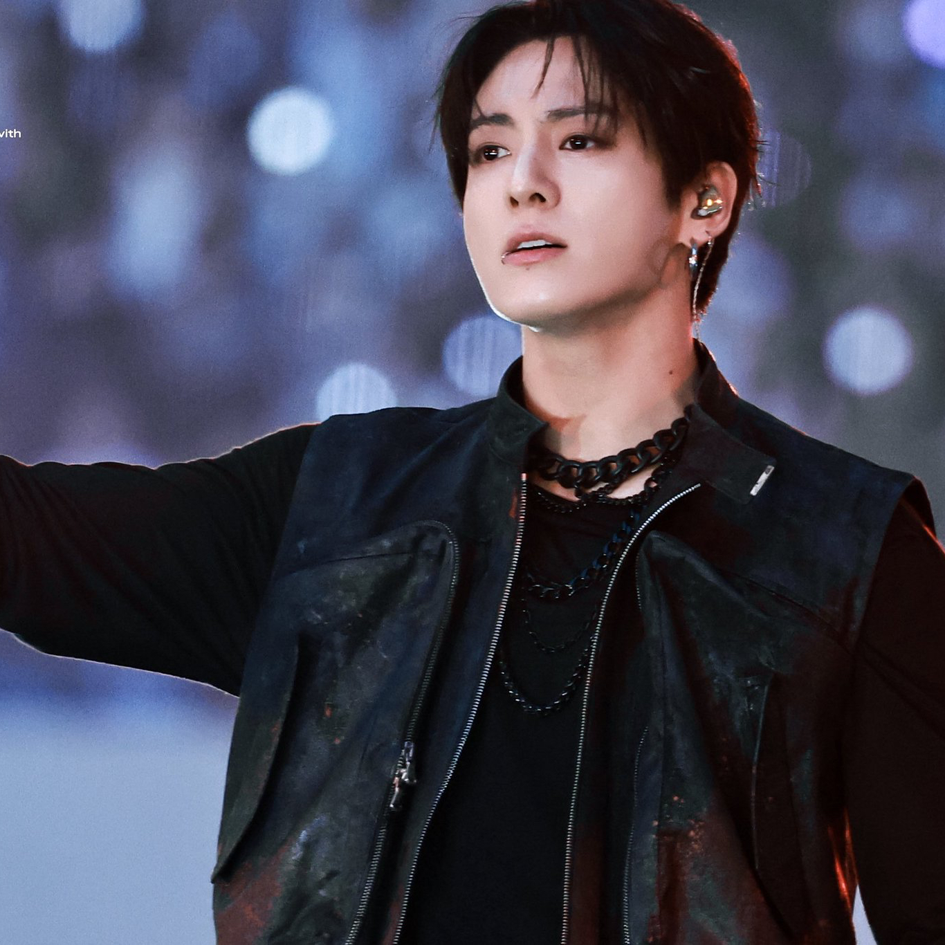 Foto aktivitas terbaru Jungkook (BTS)