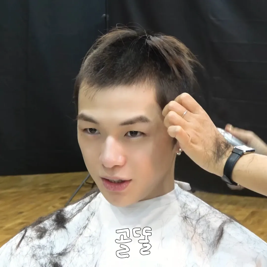 강다니엘의 비하인드 컷