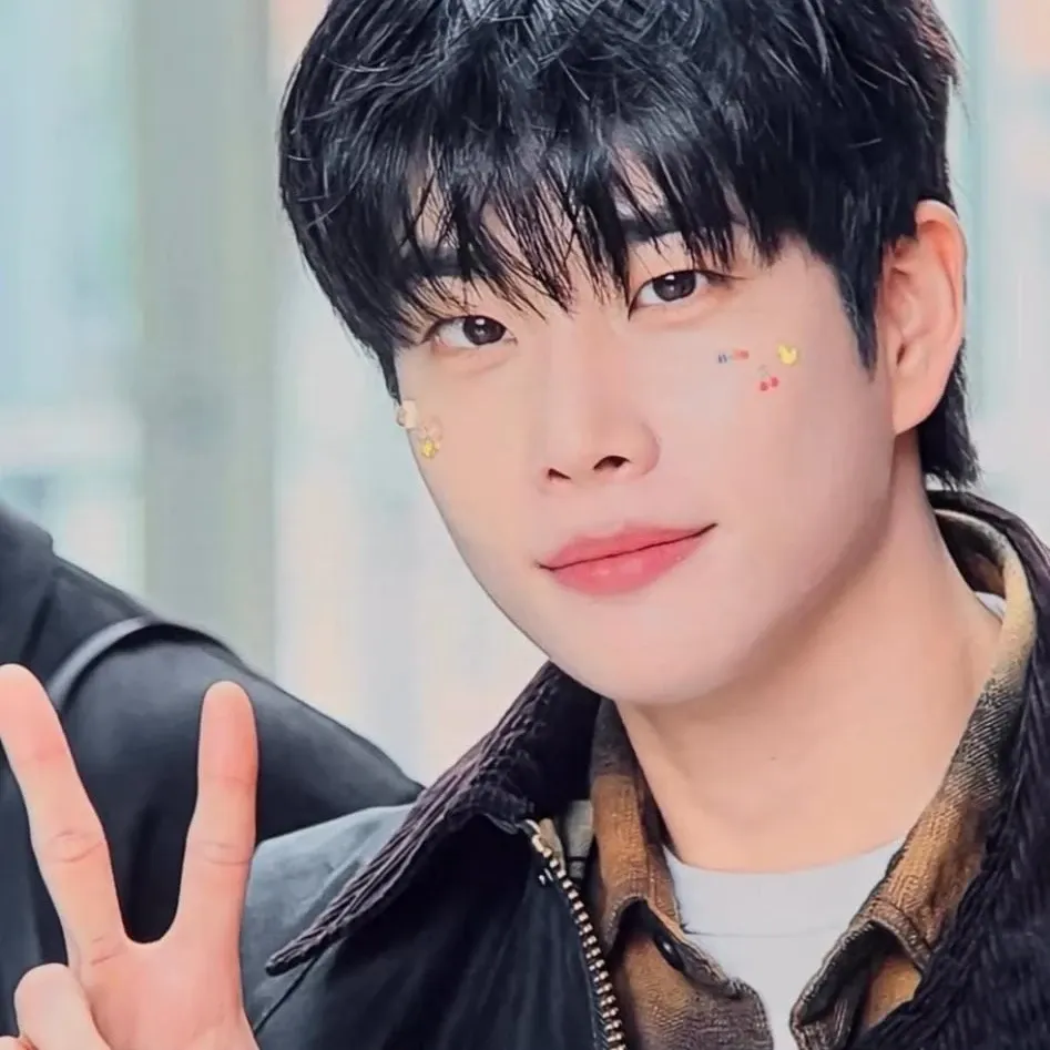 Behind-the-scenes cut of MJ (ASTRO)