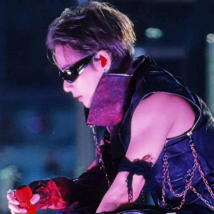 Recent activity shot of V (BTS)