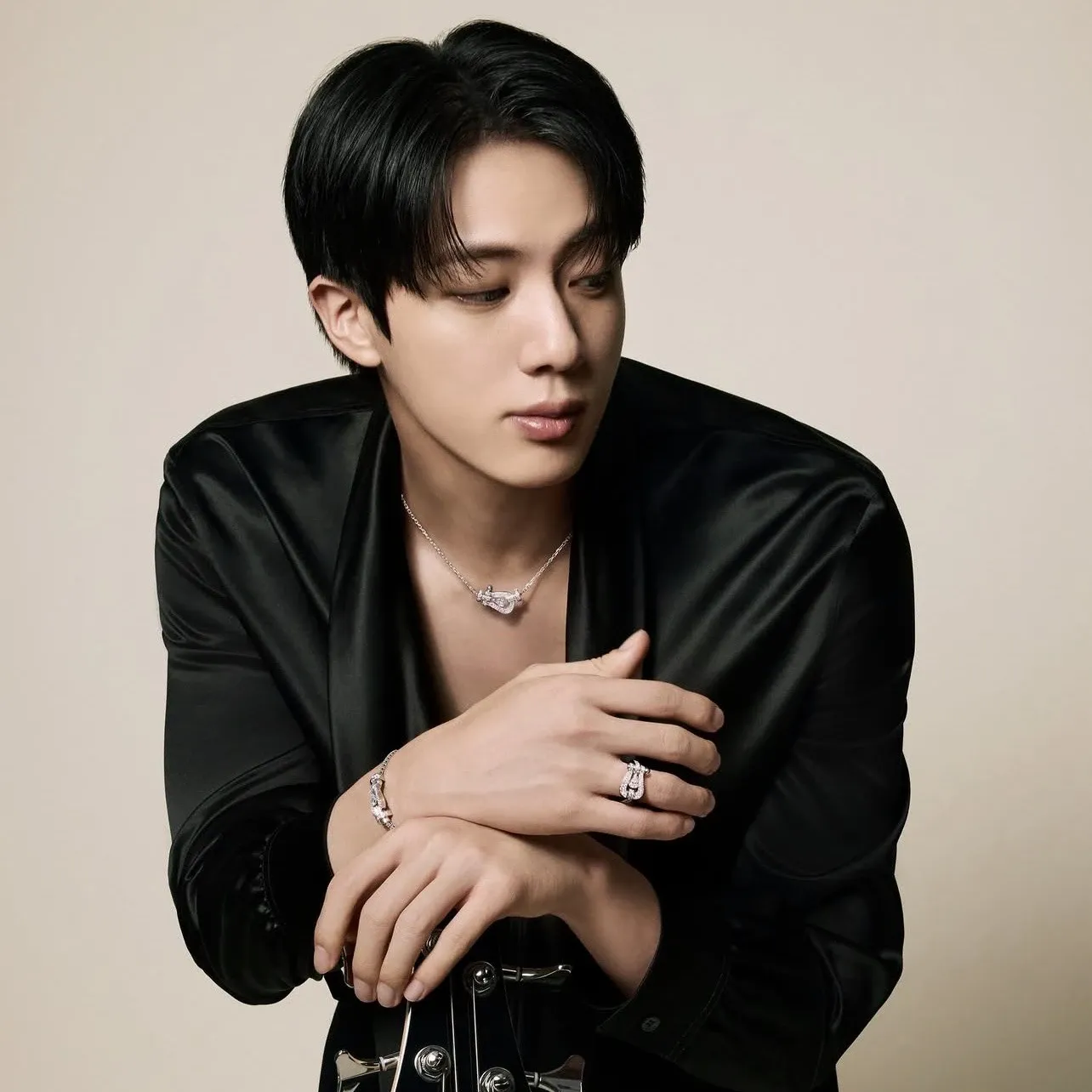 Momen yang diabadikan oleh penggemar Jin (BTS)