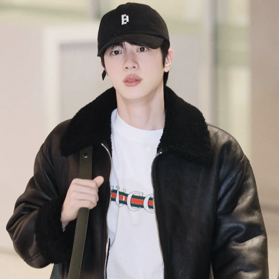 Momen yang diabadikan oleh penggemar Jin (BTS)