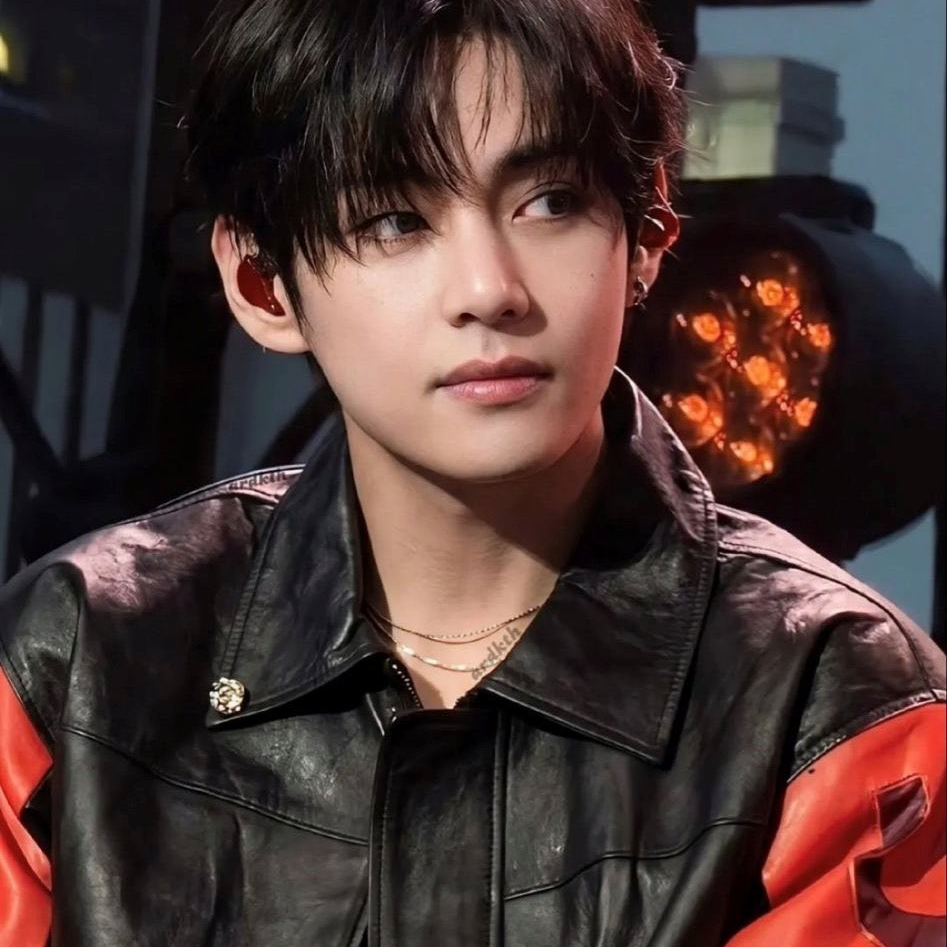 V (防弹少年团)的最新照片