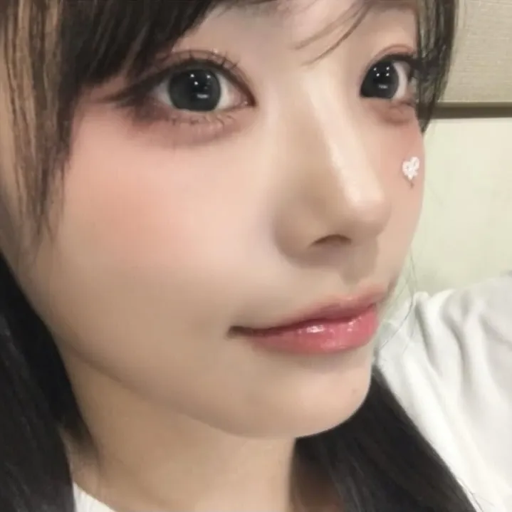 A moment captured by Siyeon (QWER)'s fan