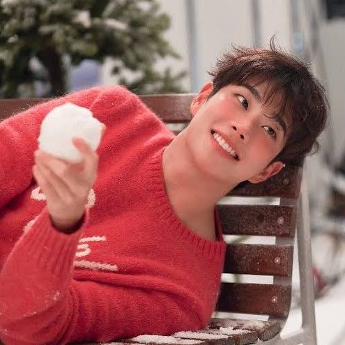 Behind-the-scenes cut of MJ (ASTRO)