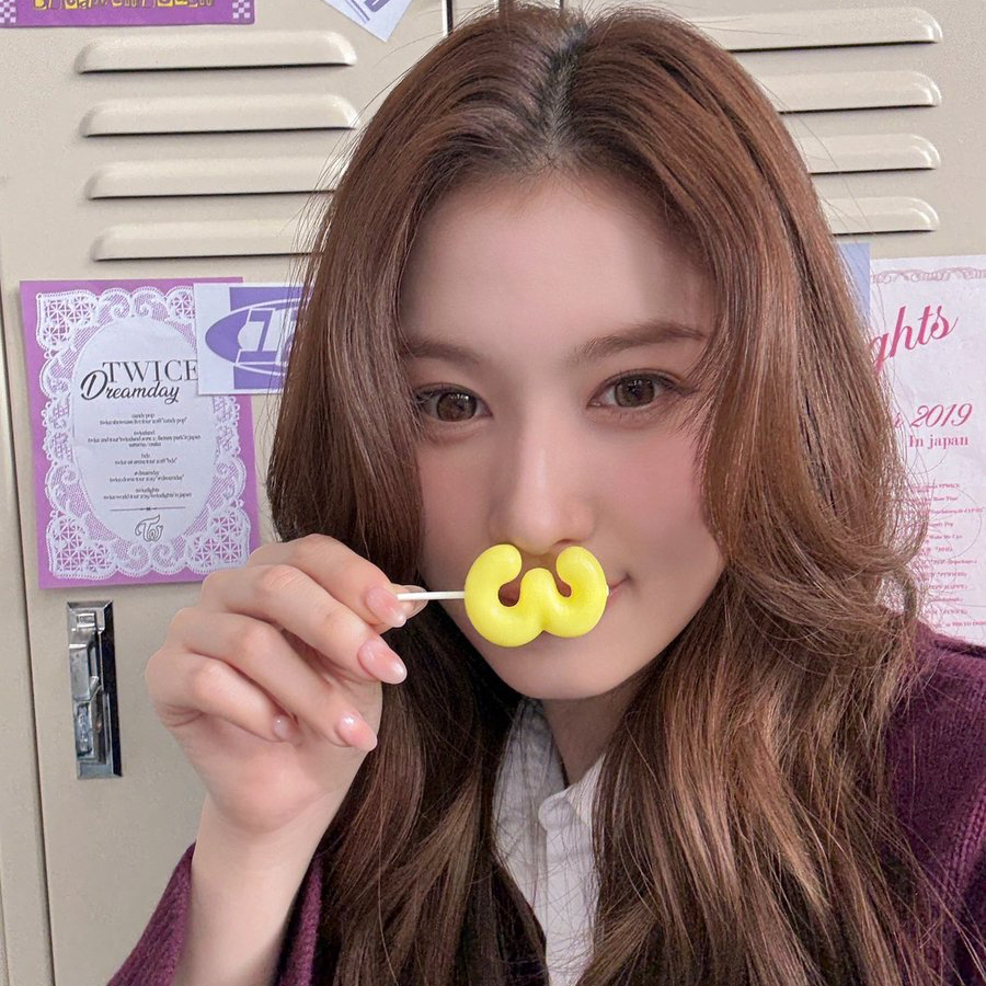 Sana (TWICE)的最新活動照片