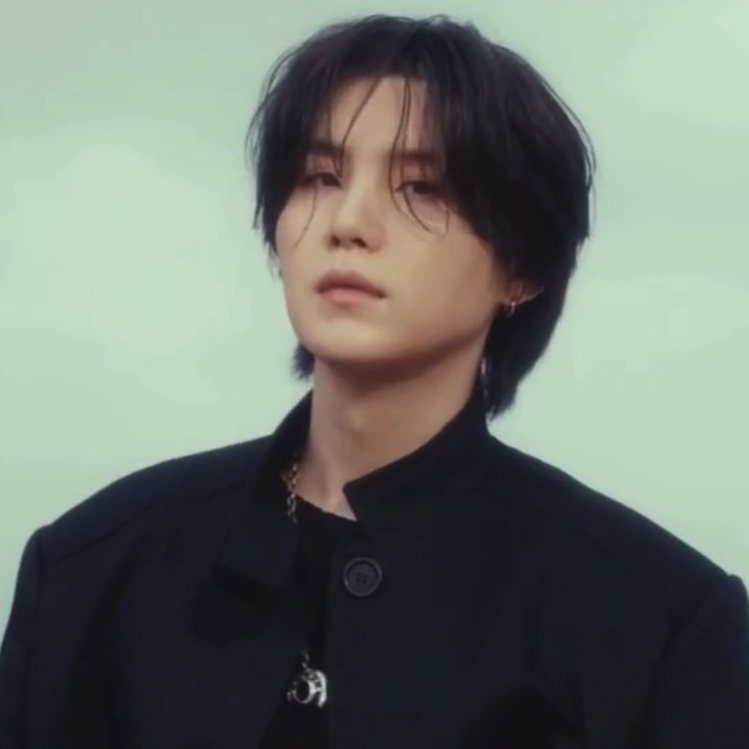 Potret di balik layar SUGA (BTS)