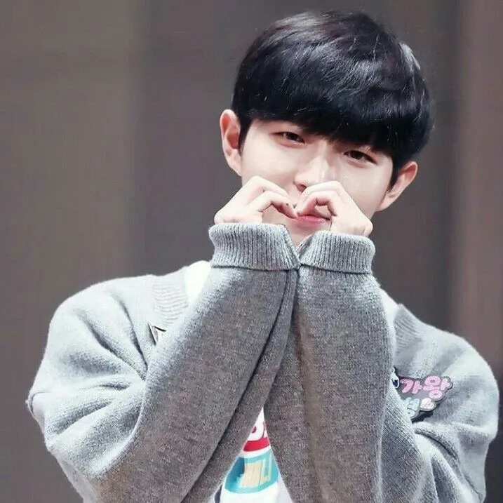 Foto aktivitas terbaru Kim Jaehwan