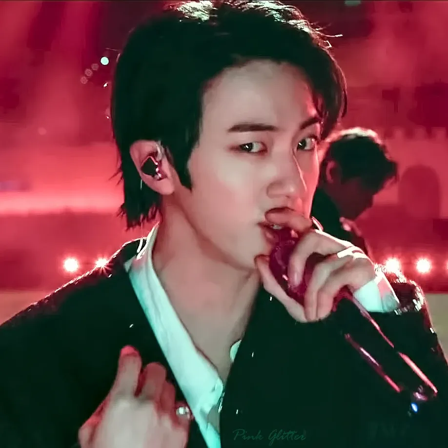 진 (방탄소년단) 최근 활동샷