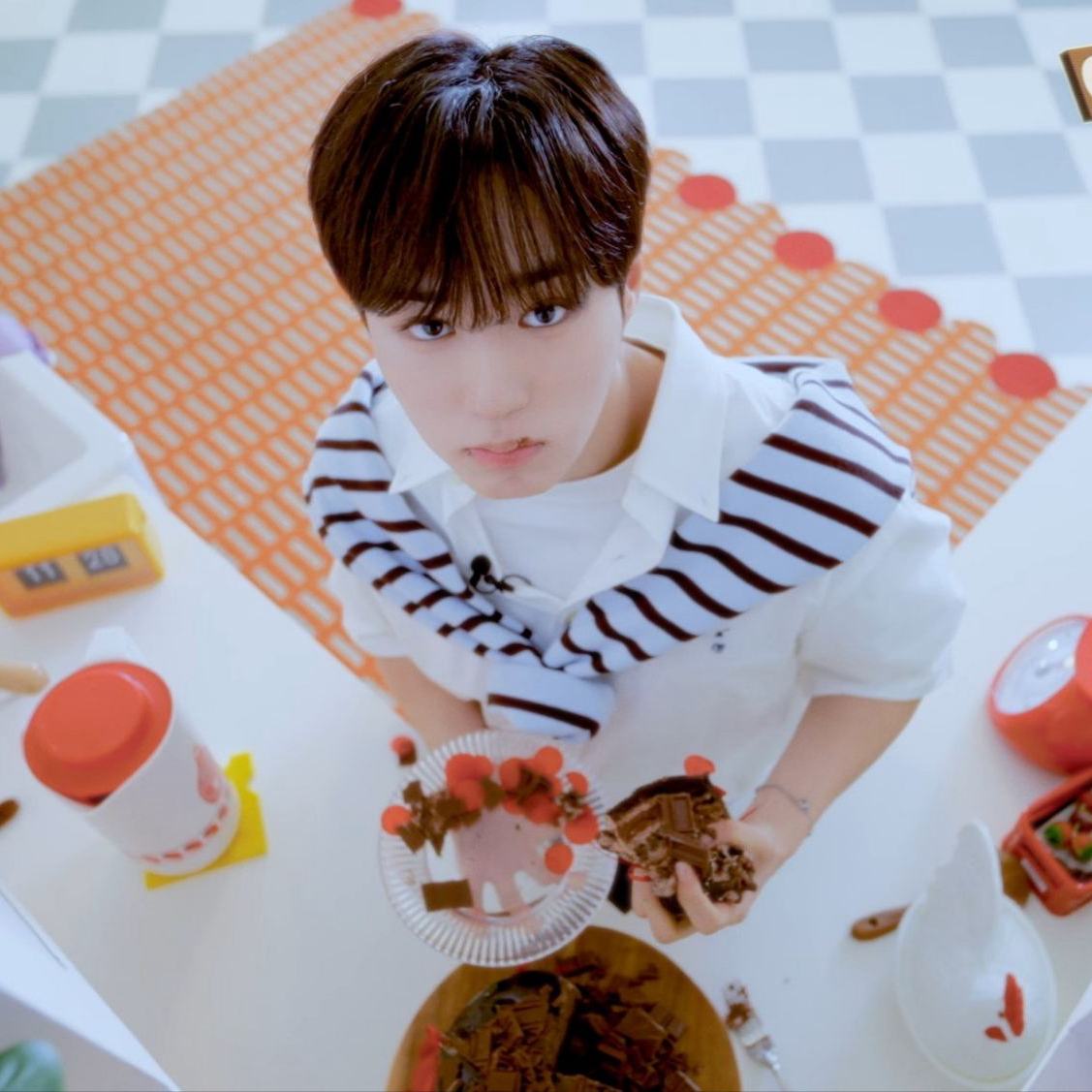 Behind-the-scenes cut of Kim Junseo (ALPHA DRIVE ONE)