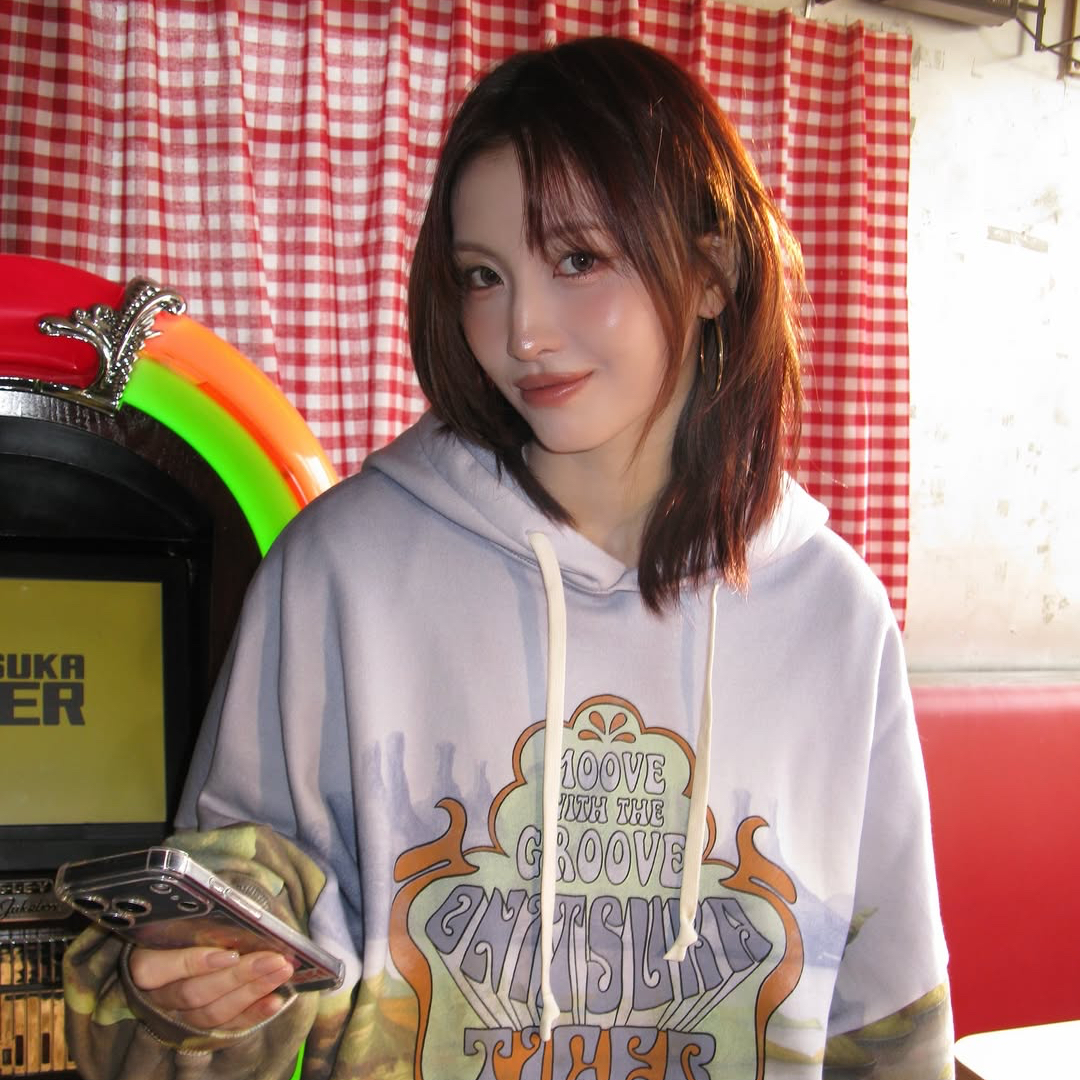 モモ (TWICE)の最新写真