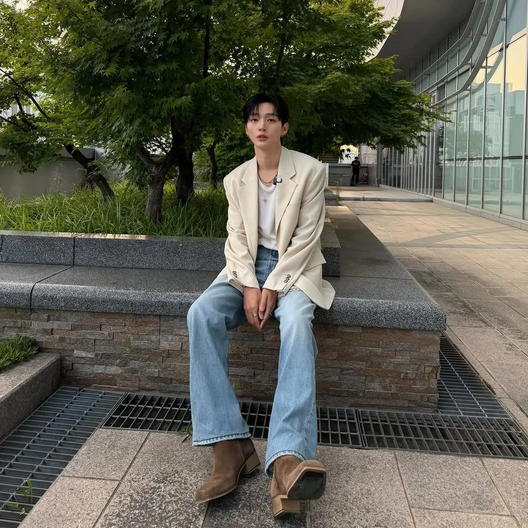 A moment captured by Yoon Jisung's fan