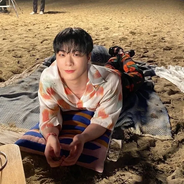 Latest photo of Moonbin (ASTRO)