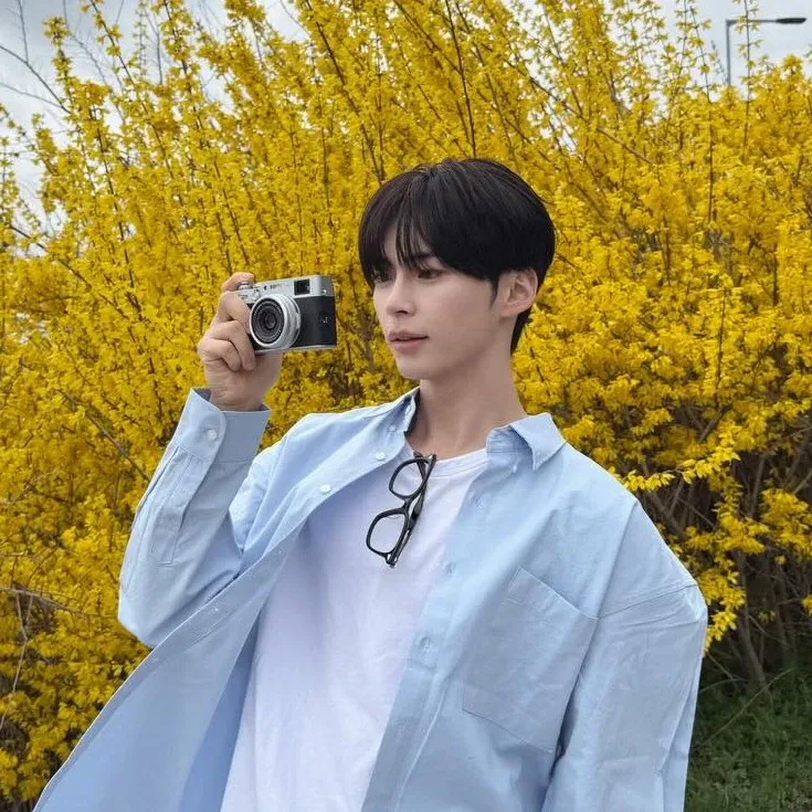 A moment captured by Sung Hanbin (ZEROBASEONE)'s fan