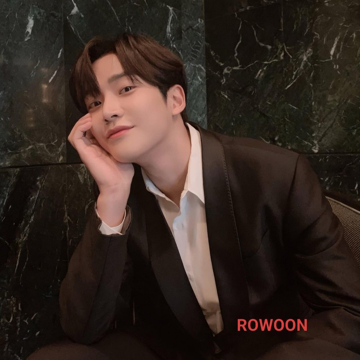Potret di balik layar Rowoon