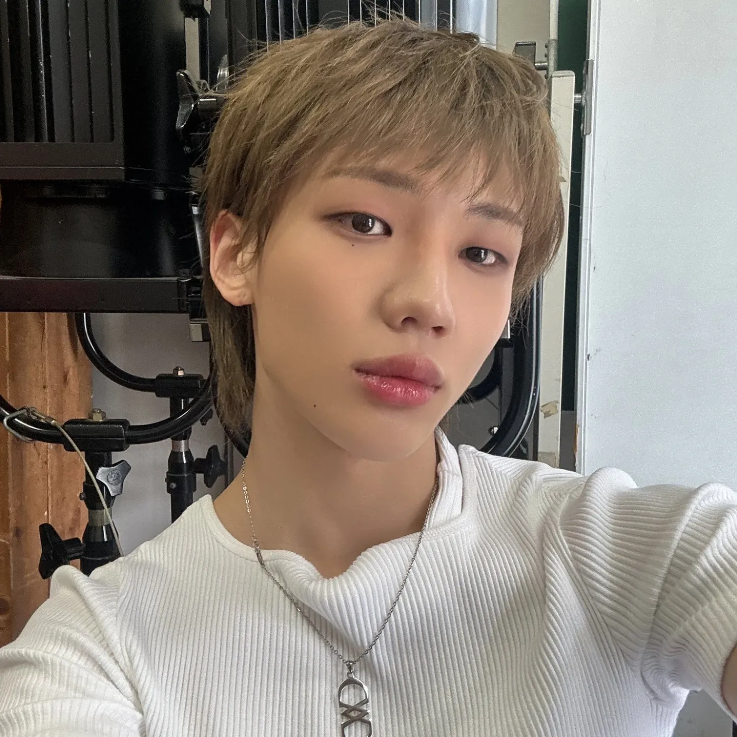 Behind-the-scenes cut of Junhyeok (TNX)