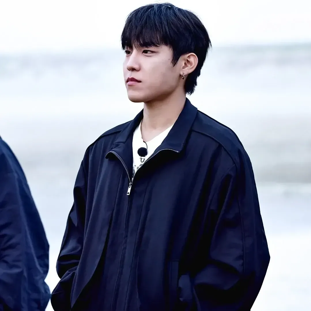 Behind-the-scenes cut of Park Woojin (AB6IX)