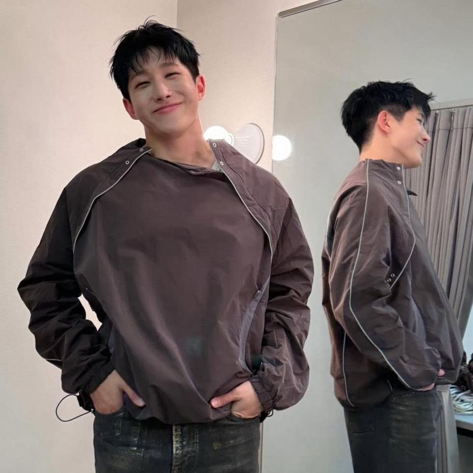 A moment captured by Jinjin (ASTRO)'s fan