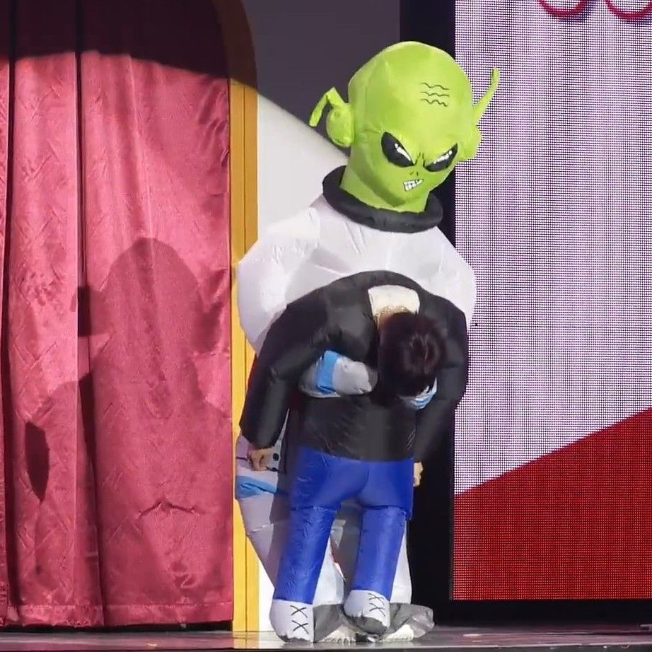 진 (방탄소년단)의 비하인드 컷