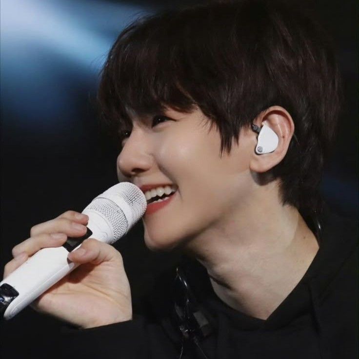 백현 (EXO)의 비하인드 컷