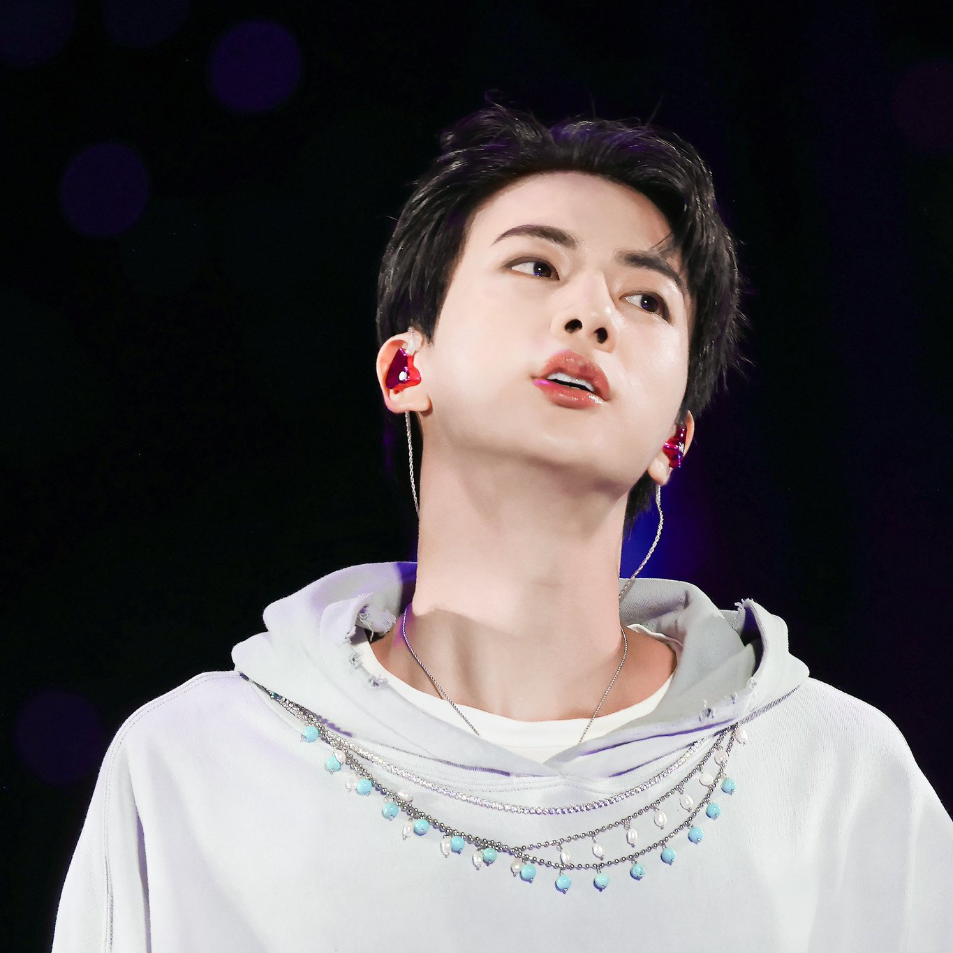 Foto aktivitas terbaru Jin (BTS)