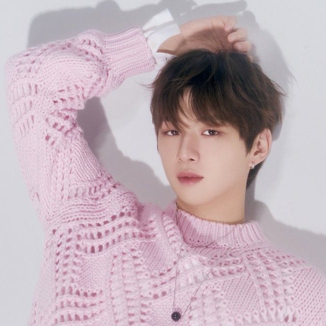 강다니엘의 비하인드 컷