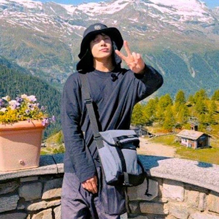 Latest photo of Jungkook (BTS)