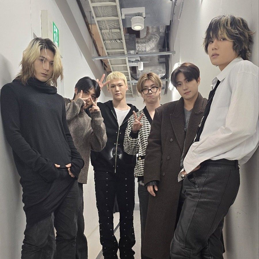 Behind-the-scenes cut of JUST B