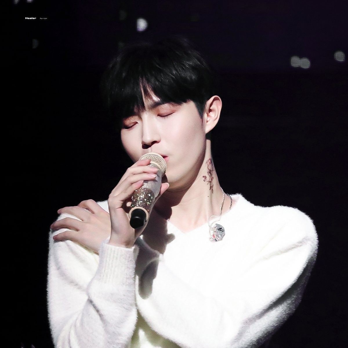 Behind-the-scenes cut of Kim Jaehwan