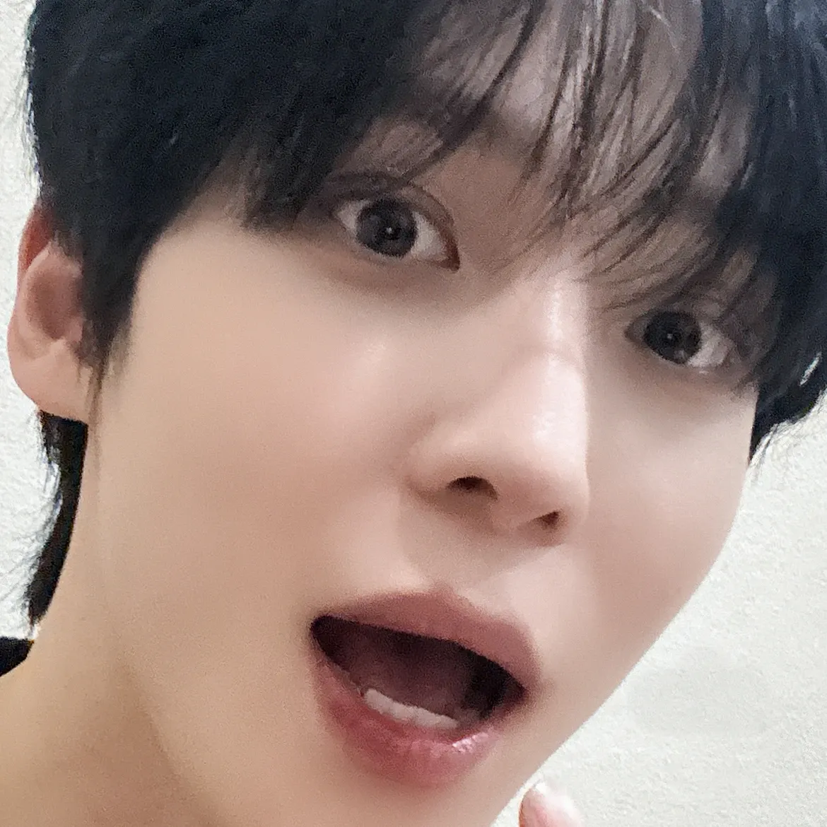 Behind-the-scenes cut of Yunho (ATEEZ)