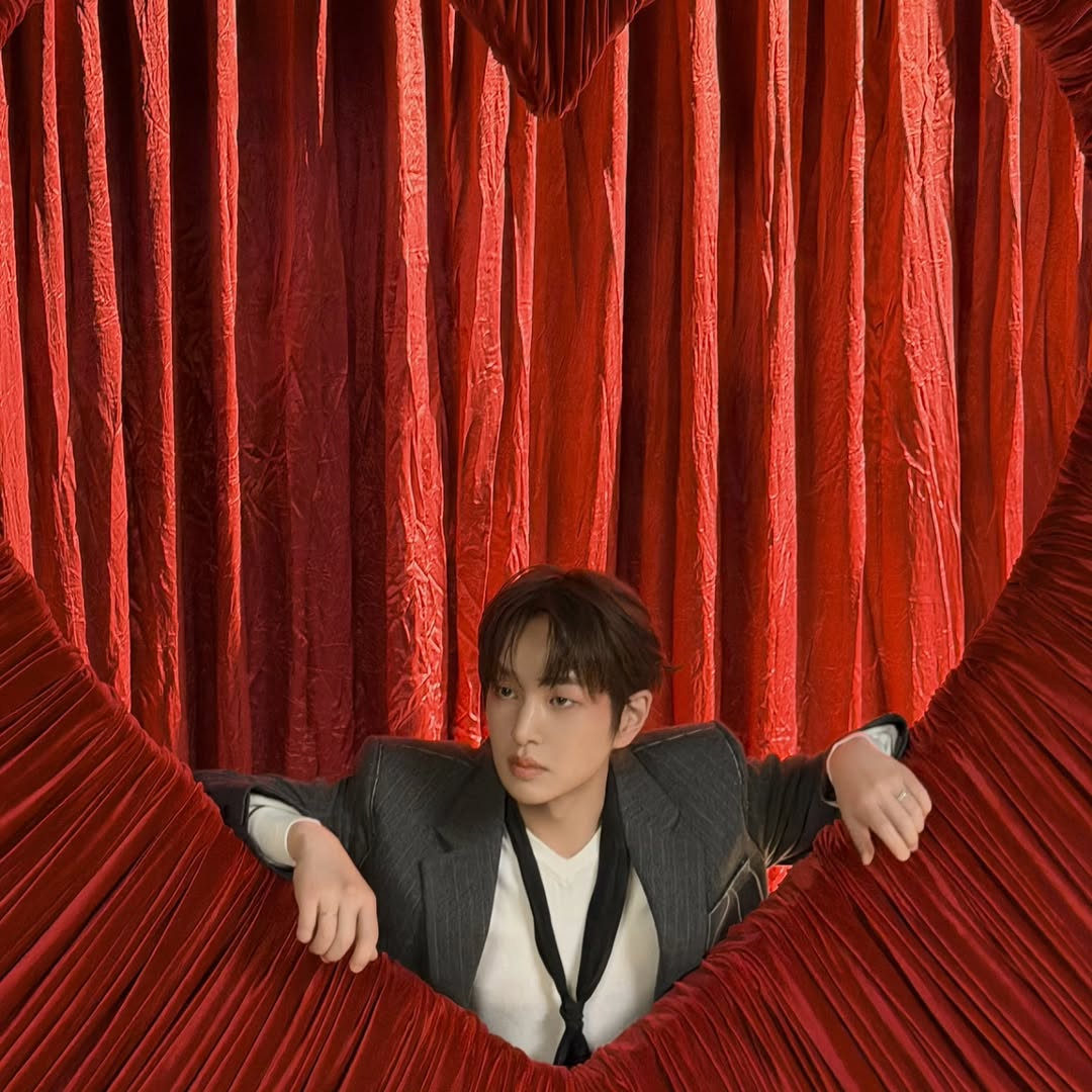 Behind-the-scenes cut of Onew (SHINee)