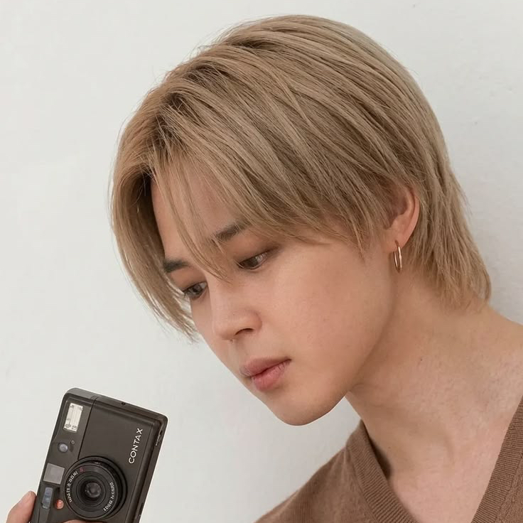 智旻 (防彈少年團)的最新活動照片