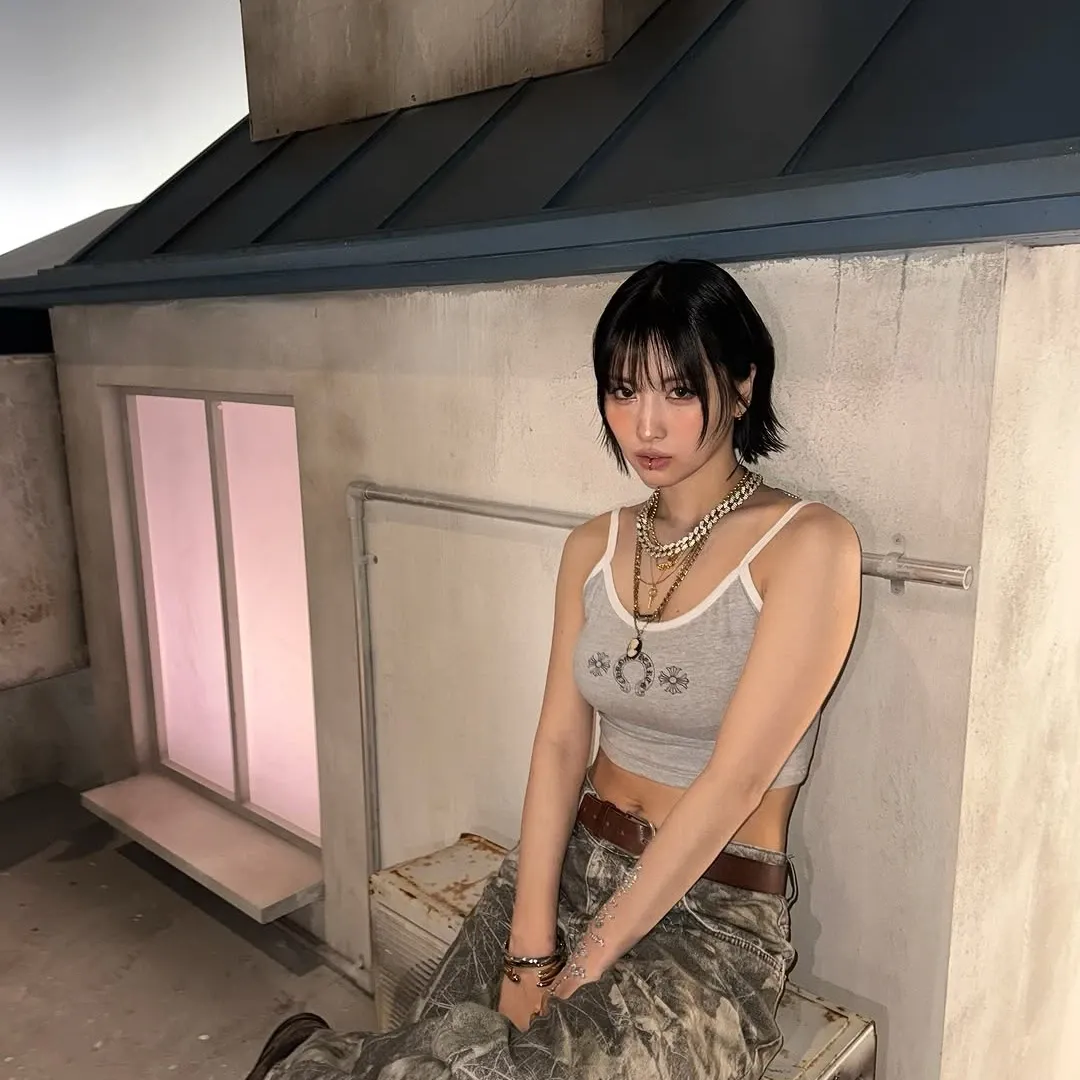 Recent activity shot of Momo (TWICE)