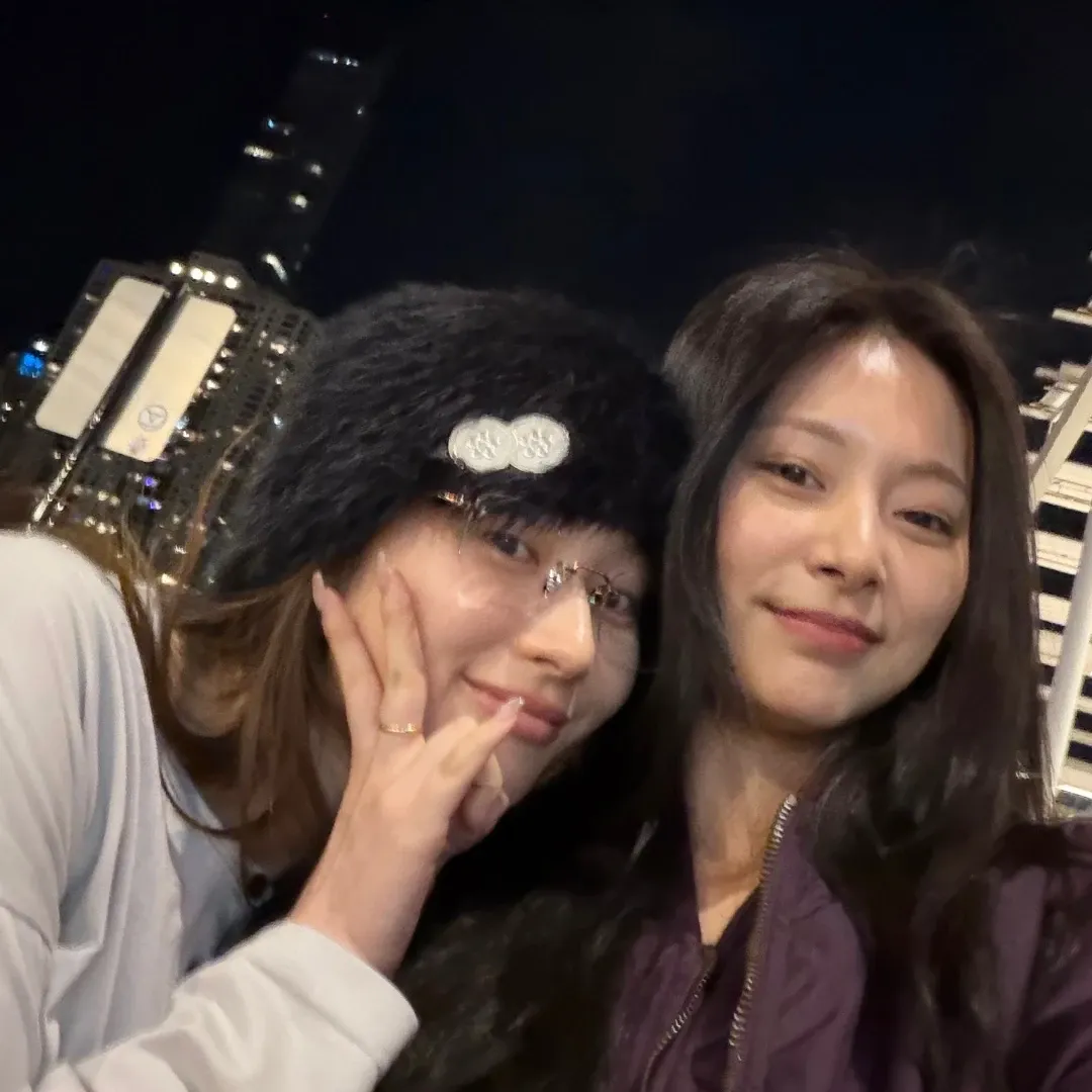Foto aktivitas terbaru Tzuyu (TWICE)