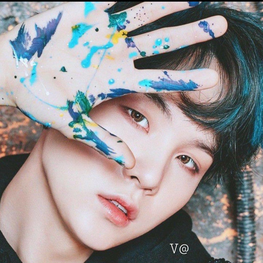Foto aktivitas terbaru SUGA (BTS)
