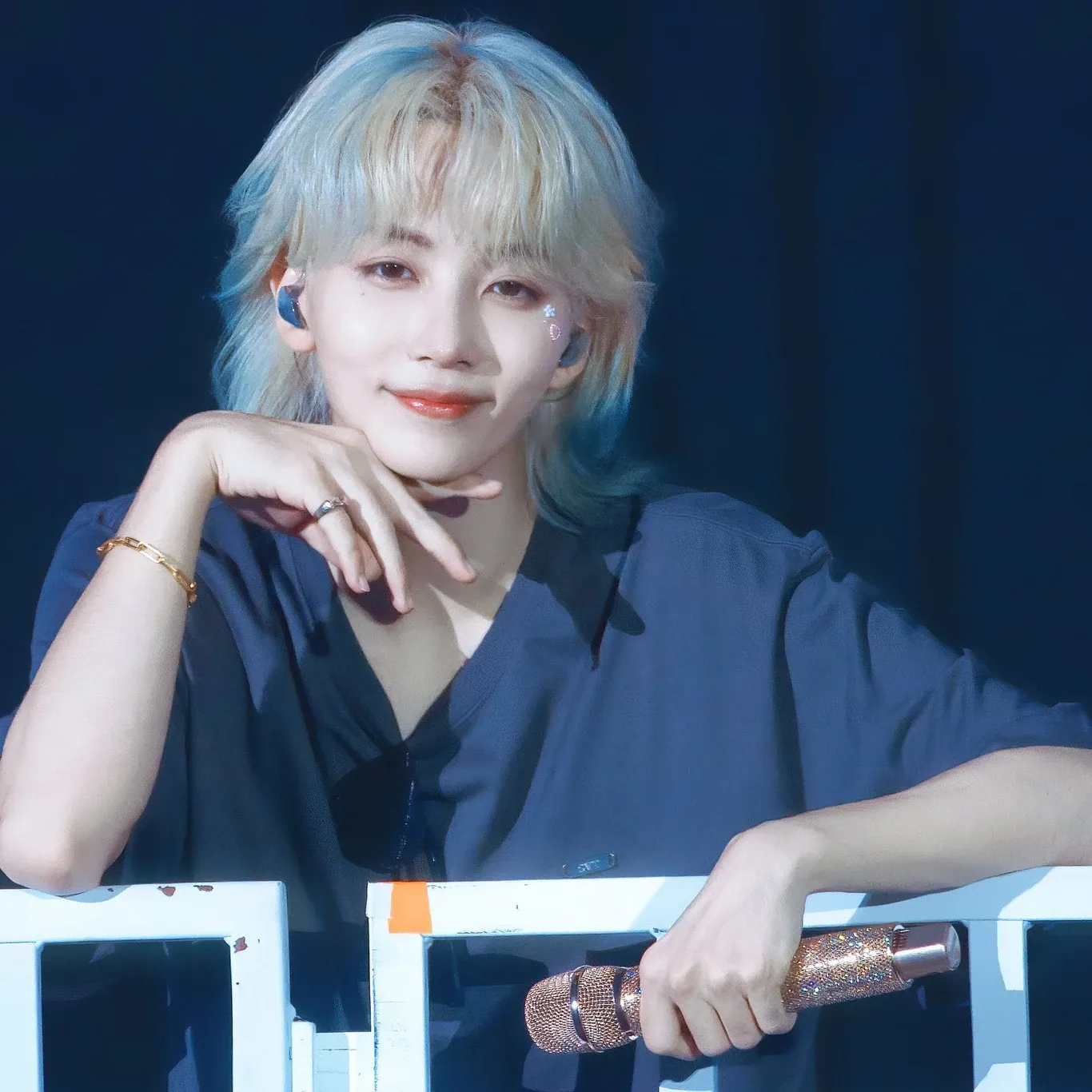 Recent activity shot of Jeonghan (SEVENTEEN)
