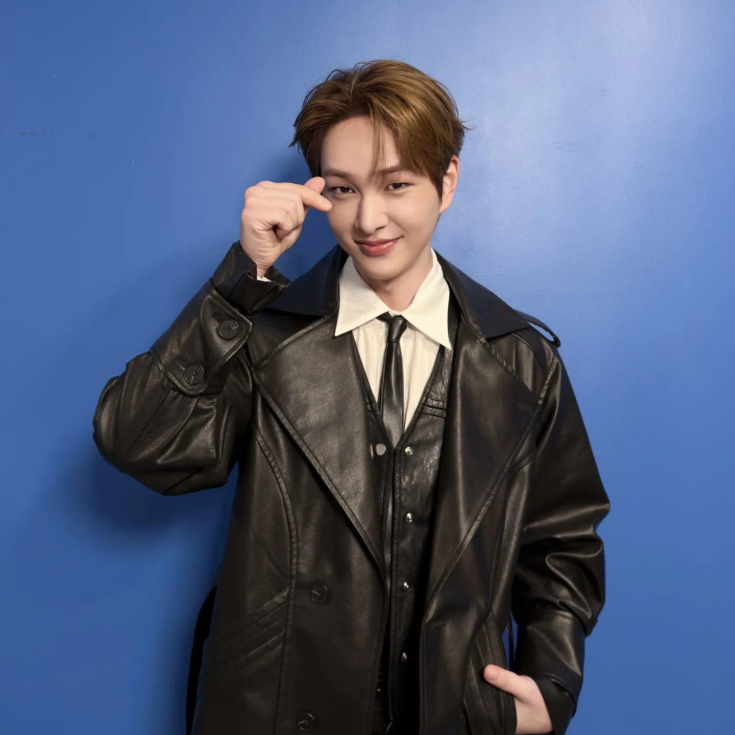 A moment captured by Onew (SHINee)'s fan