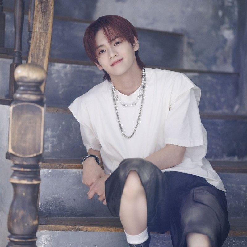 Recent activity shot of Sungyun (n.SSign)