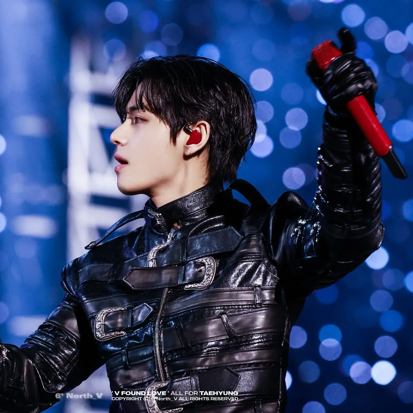 뷔 (방탄소년단)의 최신 사진