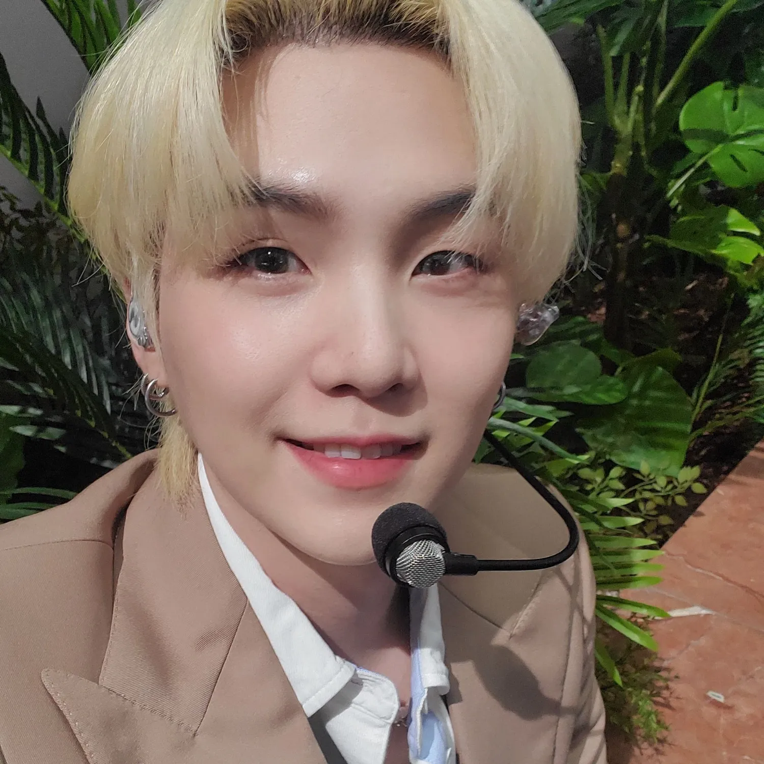 SUGA (防弹少年团)粉丝拍下的瞬间