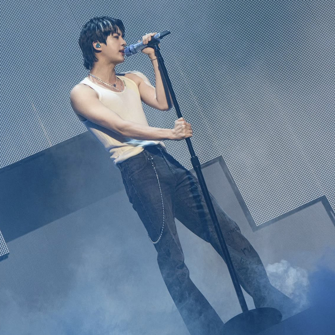 진 (방탄소년단) 최근 활동샷