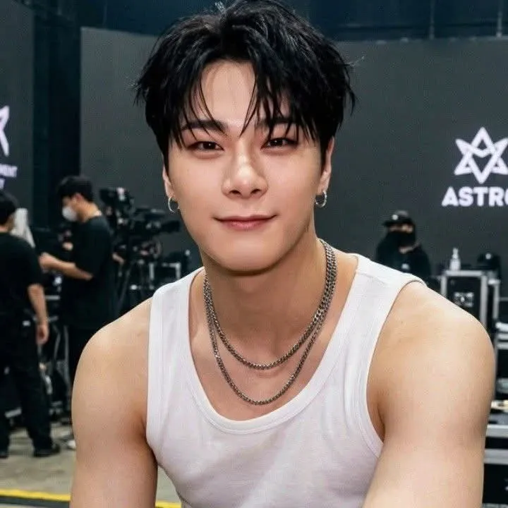 Latest photo of Moonbin (ASTRO)