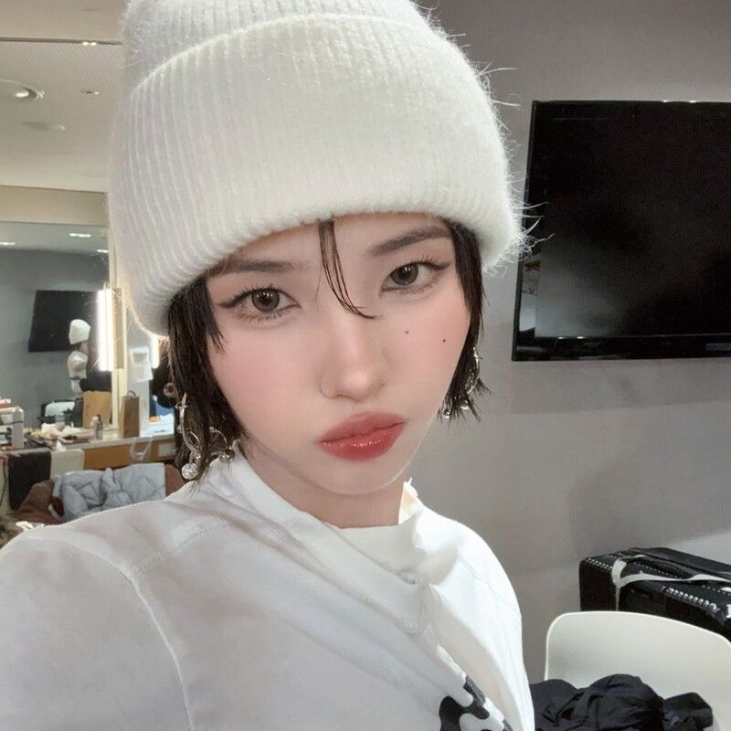 Behind-the-scenes cut of Soyeon (i-dle)