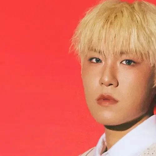 A moment captured by Park Woojin (AB6IX)'s fan