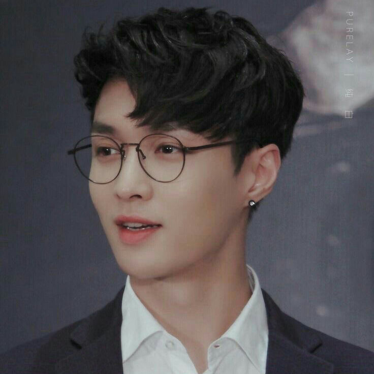 A moment captured by Lay (EXO)'s fan