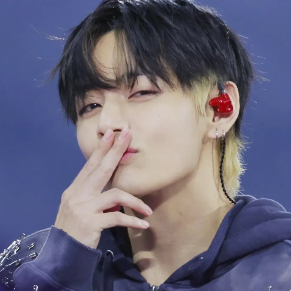 Recent activity shot of V (BTS)